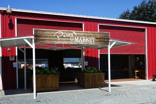 perry's market front entrance